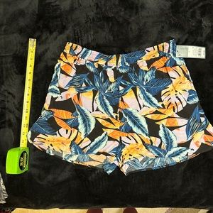 NWT Cotton shorts with pockets!